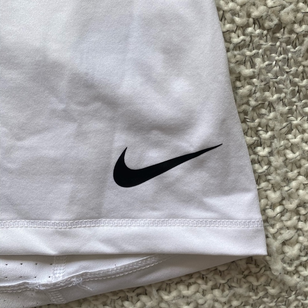 Nike Pro Hypercool Tank - Picture 2 of 4